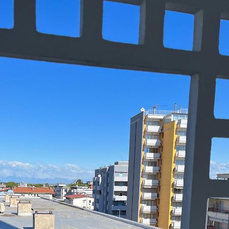 Apartamento Ca' Vittoria Lignano Sabbiadoro Exterior foto